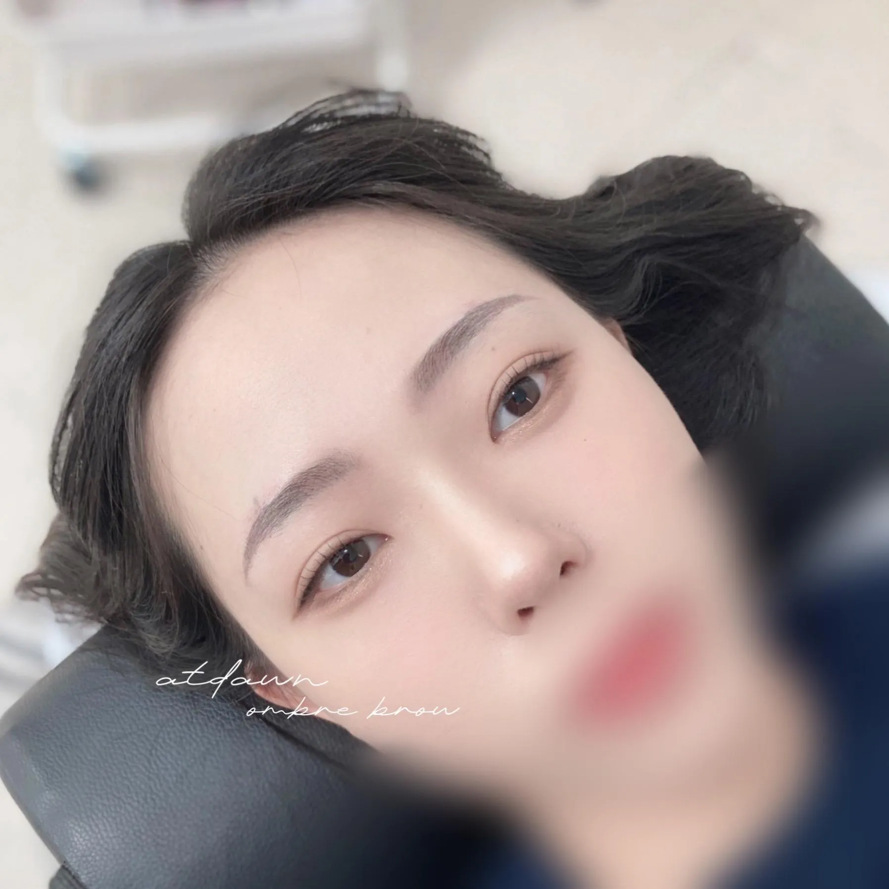 여자 트레이너 눈썹