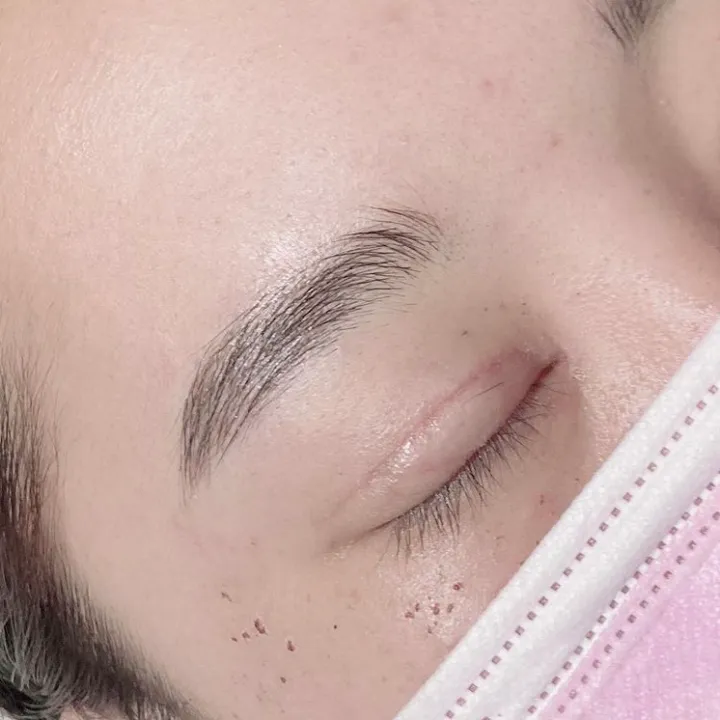 숱많은 여자눈썹