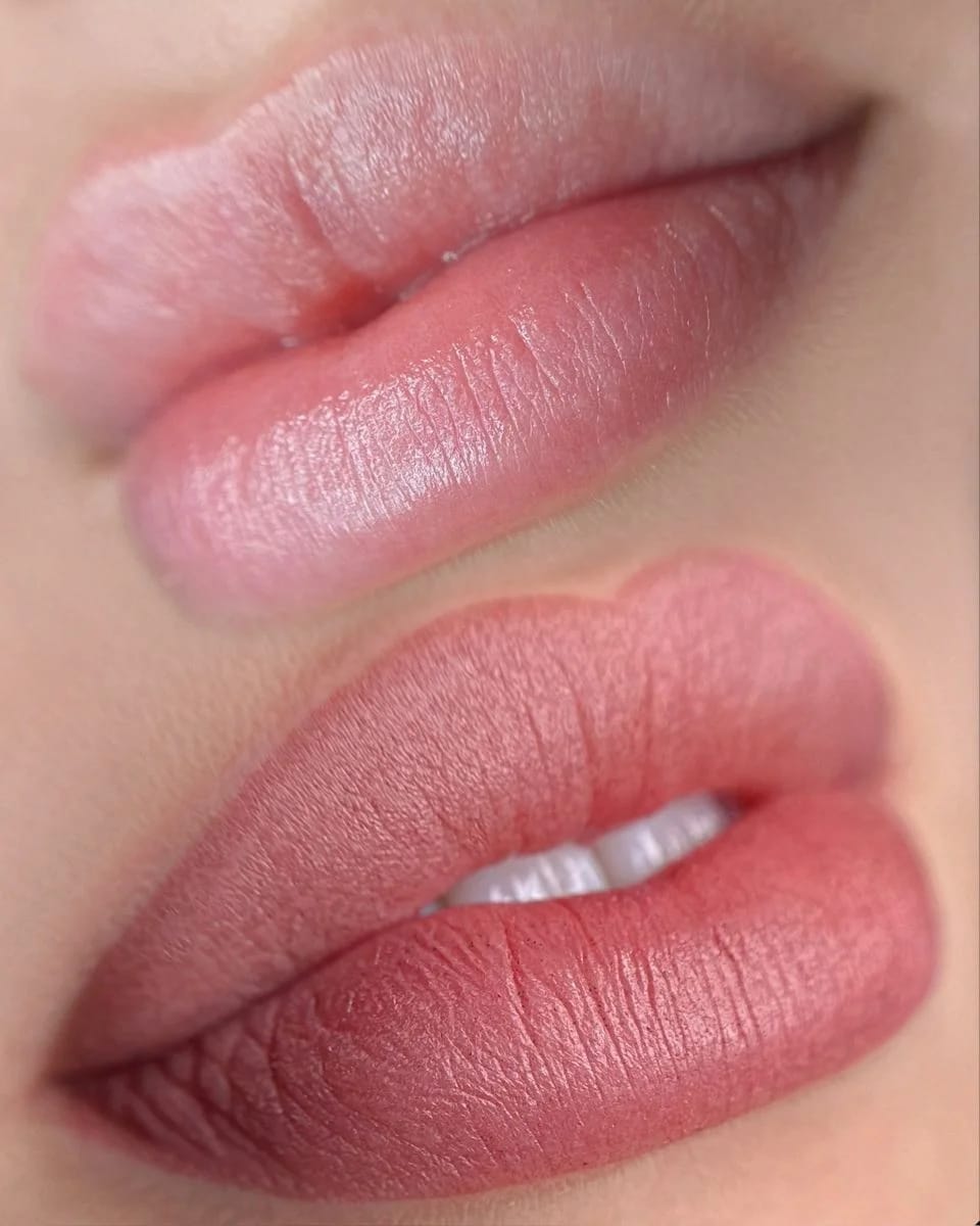 쌩얼에도 어울리는 립 타투