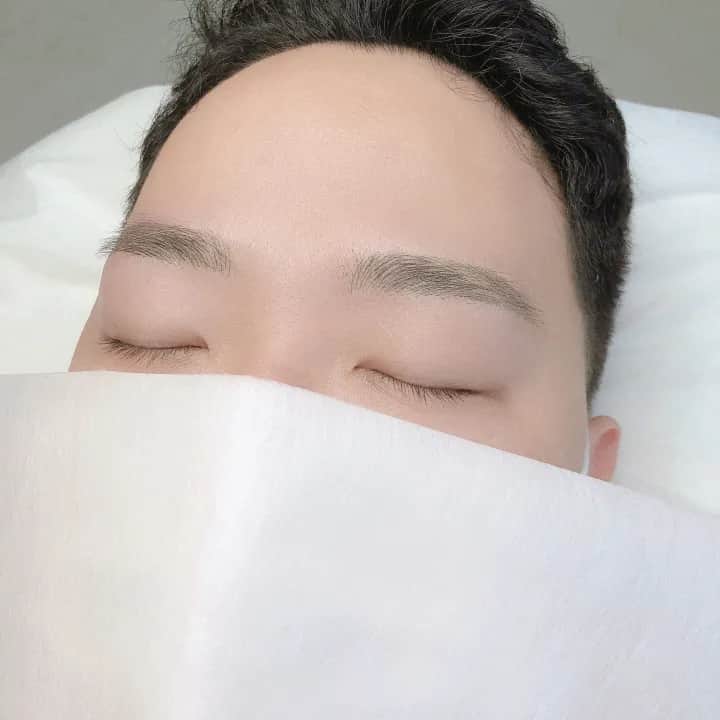 남자눈썹은 더 자연스럽게