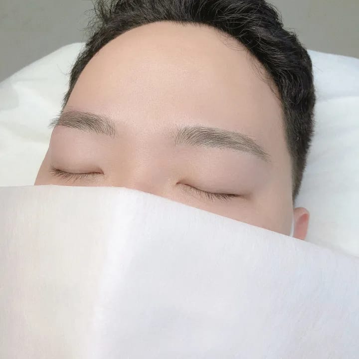 남자눈썹은 더 자연스럽게